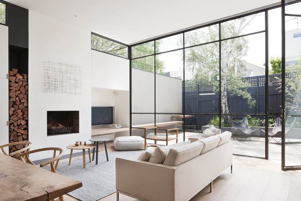 Glass Window “Wall” in a Modern Living Room (by. dwell.com)
