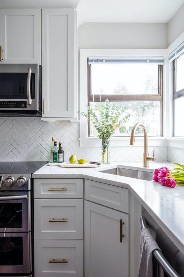 19 Beautiful and Practical Corner Kitchen Sink Inspirations