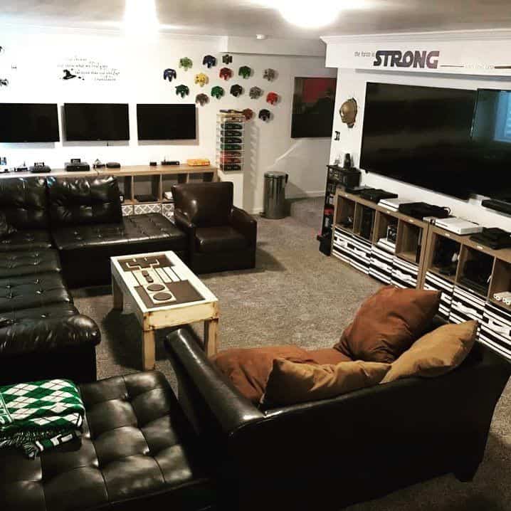 Living Room Game Station (by. @retrobutionyt)