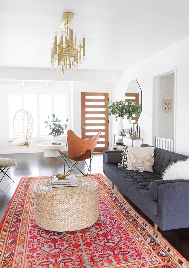 Spacious Modern Living Room with Persian Rug (by. sarahshermansamuel.com)