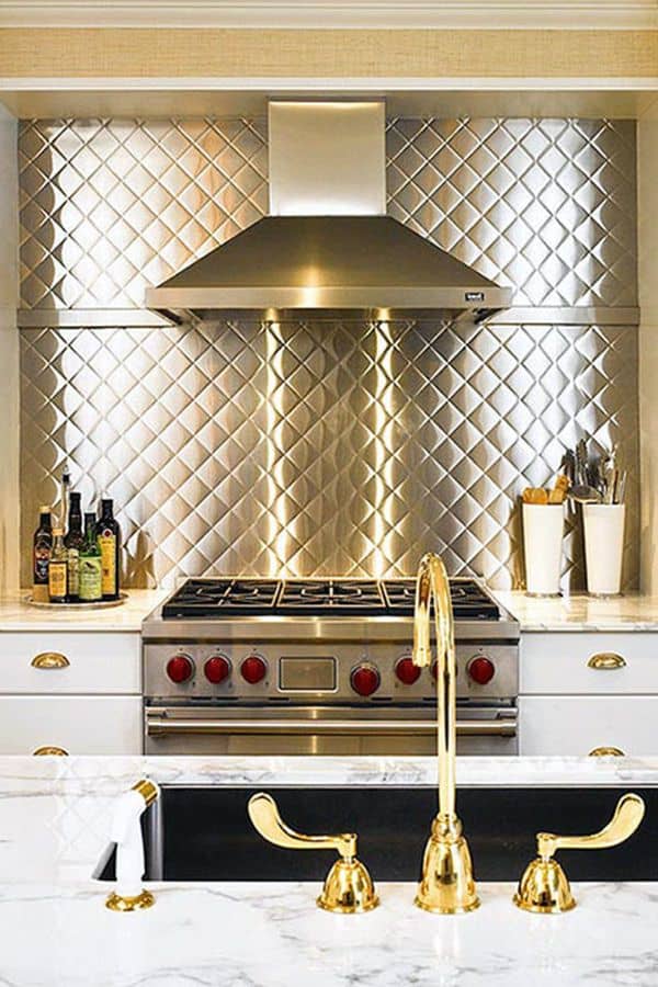 Luxury in White and Metal (by. traditionalhome.com)