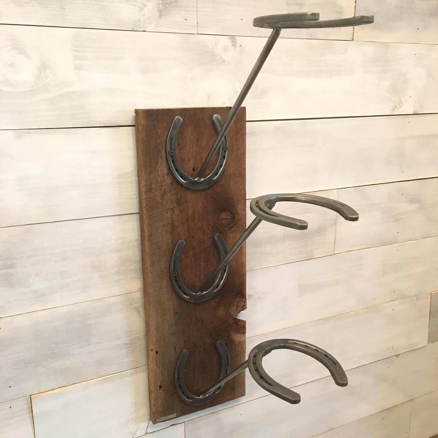 Cowboy-style Rack with Horse Shoes