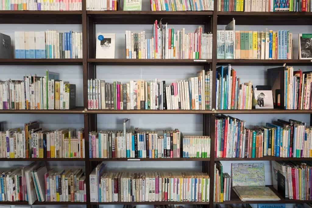 8 Tips How to Build a Home Library on a Budget