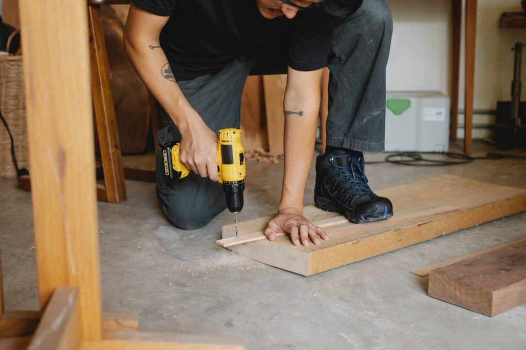 How to Turn Handyman Skills Into a Lucrative Career