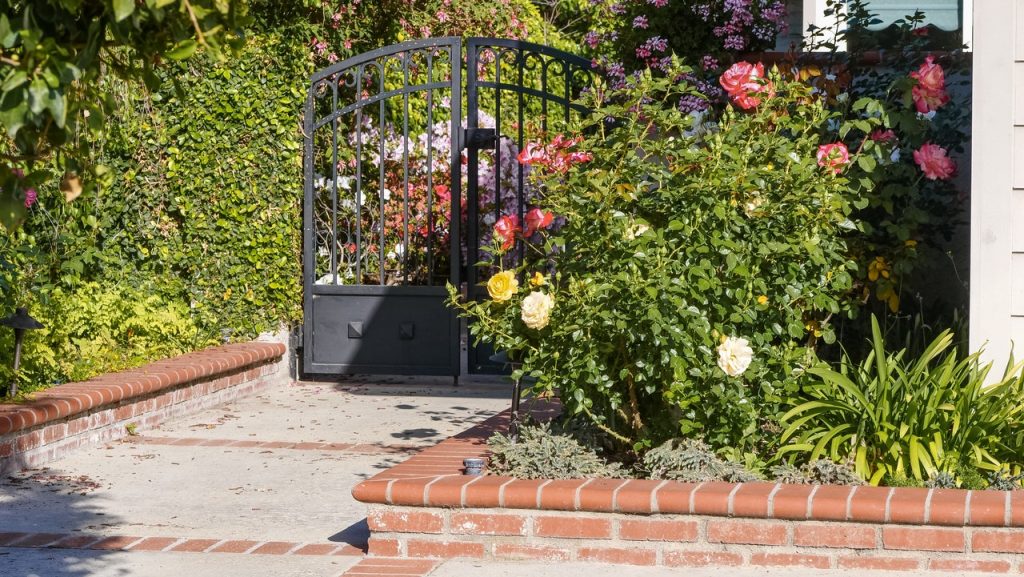 Install a Strong Side Gate