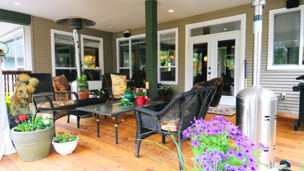 Create an Outdoor Living Room