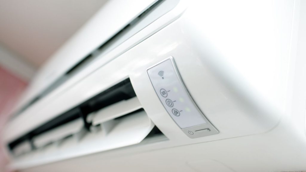 Pros and Cons of Dehumidifier vs AC for Garage