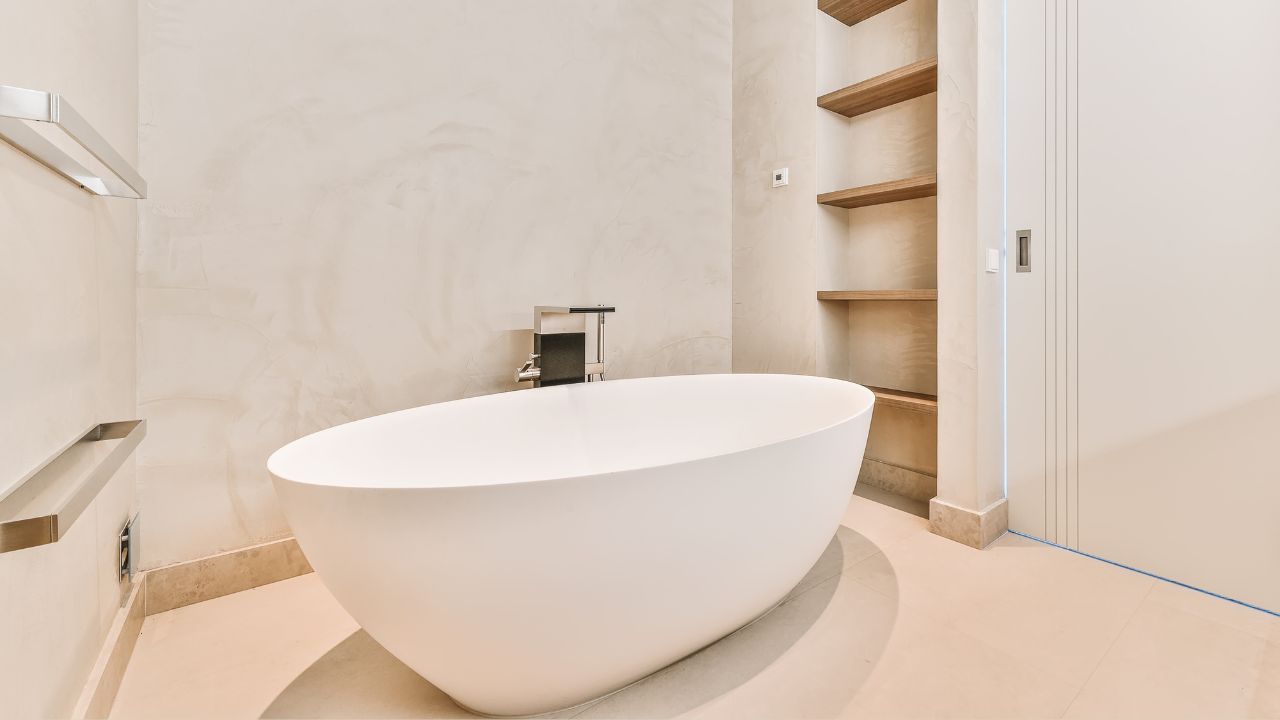 5 Tips for Installing a Soaking Tub in a Small Bathroom