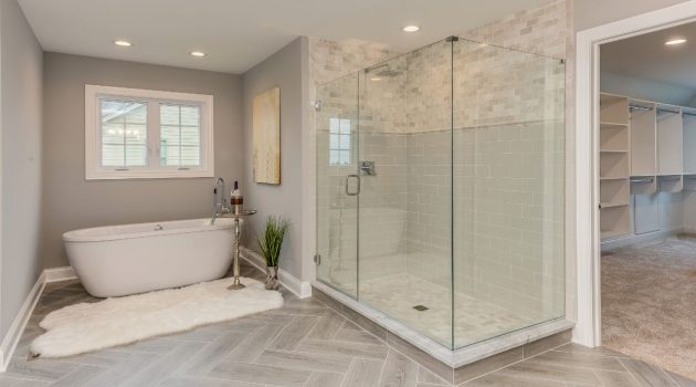Types of Glass Shower Doors for Your Bathroom