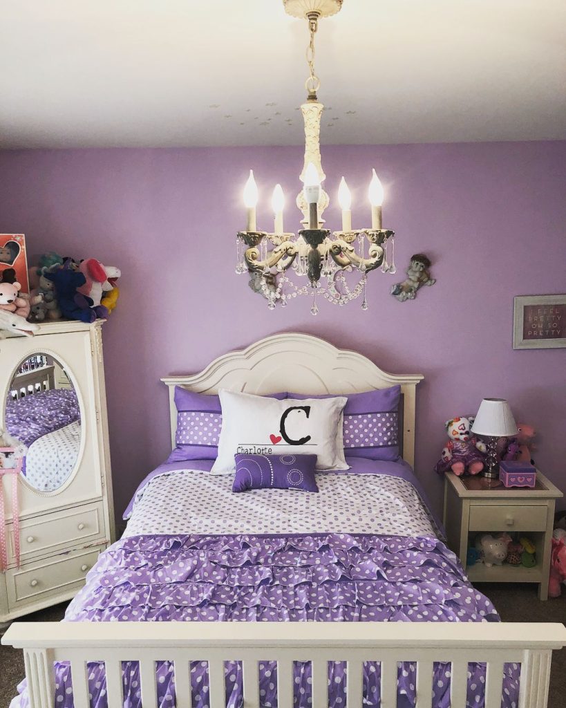 Victorian-style Purple Bedroom Ideas 