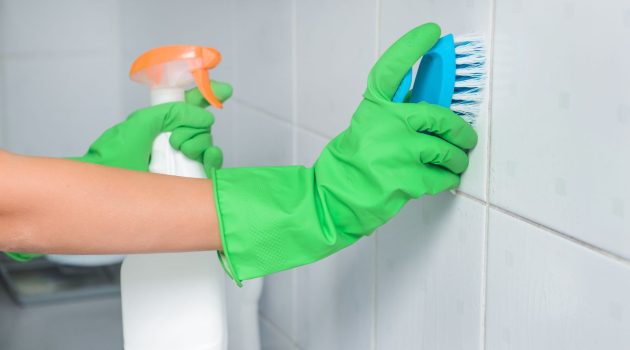 How to Clean Steam Marks from Bathroom Walls