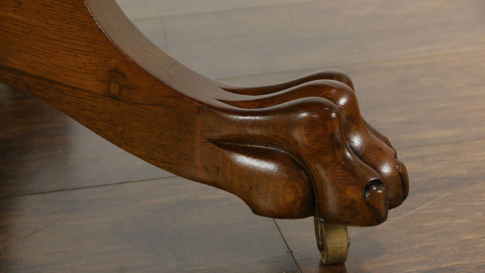 How to Date Antique Furniture by Feet